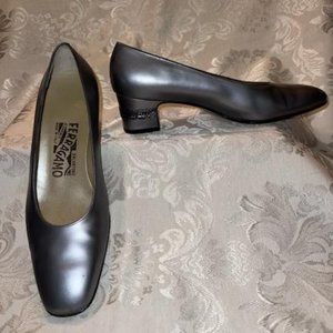 Vintage Salvatore Ferragamo old logo